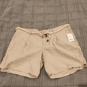 BeBop Juniors Beige Cargo Shorts Size 11, New With Tags!